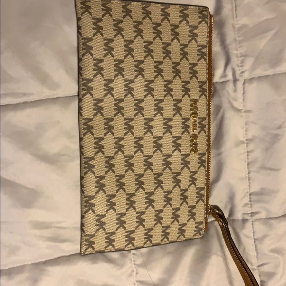 Michael Kors small wristlet!! Brand new!